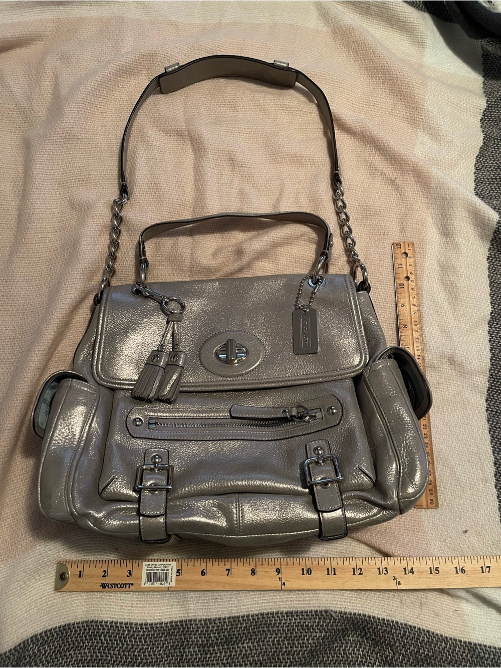 EUC COACH Sydney Metallic Silver Turnlock Flap Style 14616